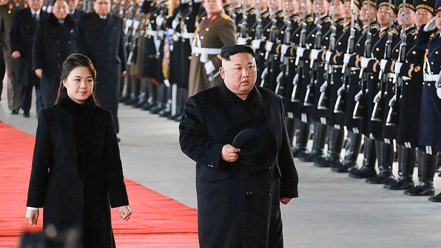 Ким Чен Ын рассказывает Басню Китайцы и крокодил (Осторожно нецензурная лексика)